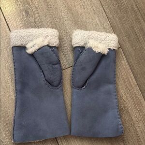 Blue Fingerless Lamb Skin Gloves with White Trim
